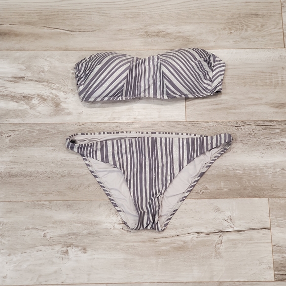 BCBG MAX AZRIA Motion of the Ocean Bandeau Bikini - Picture 6 of 9